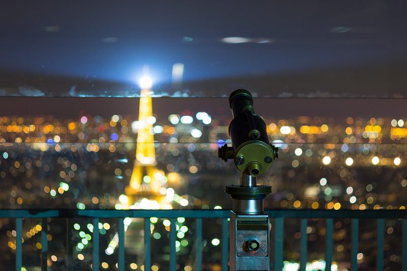 Téléscope et Tour Eiffel dans le bokeh © David Briard