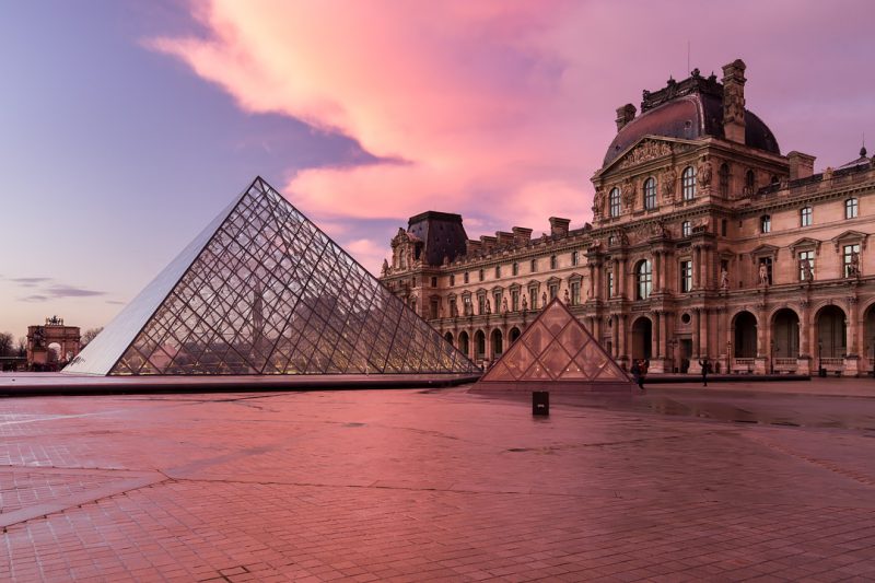 Musée et Pyramide du Louvre © David Briard