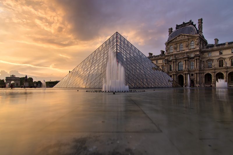 Le musée et la pyramide du Louvre © David Briard