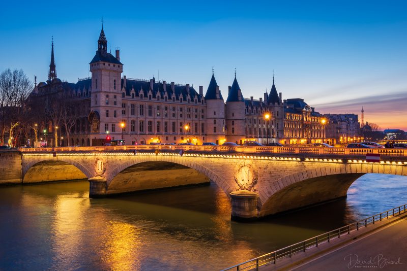 Conciergerie and Pont au Change © David Briard