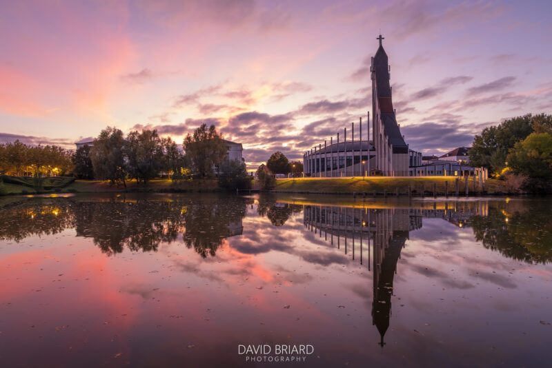 Église Notre-Dame du Val au coucher du soleil à Bussy-Saint-Georges © David Briard