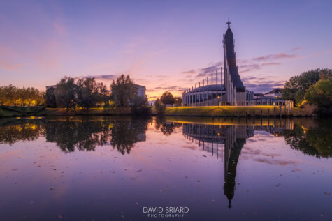Coucher du soleil sur l’église Notre-Dame du Val à Bussy-Saint-Georges © David Briard