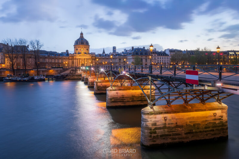 Pont des Arts and Institut de France at Twilight © David Briard